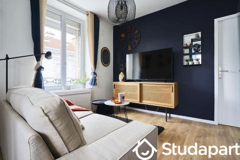 Chambre - 9 m² - 1 pièce