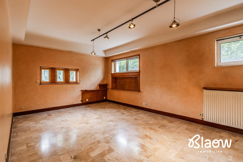 Maison - 450 m² - 10 pièces