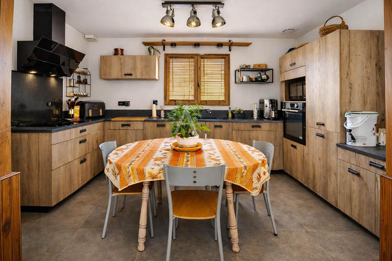 Maison - 137 m² - 7 pièces