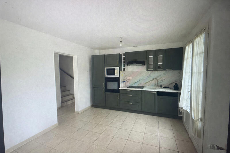 Maison - 90 m² - 4 pièces