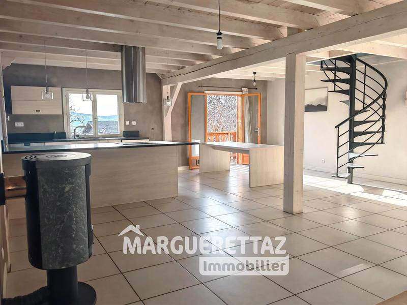 Maison - 90 m² - 4 pièces
