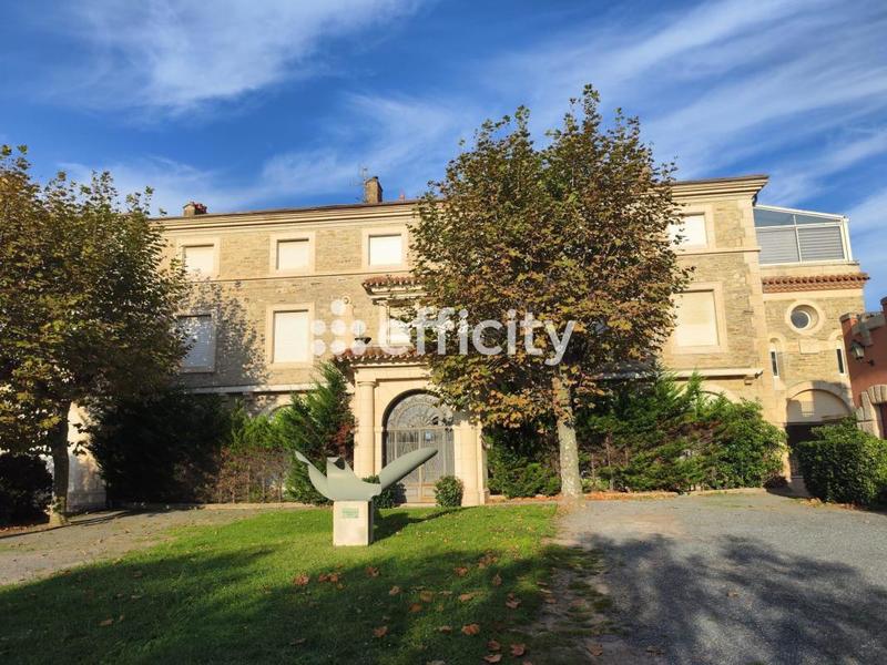 Appartement - 80 m² - 2 pièces