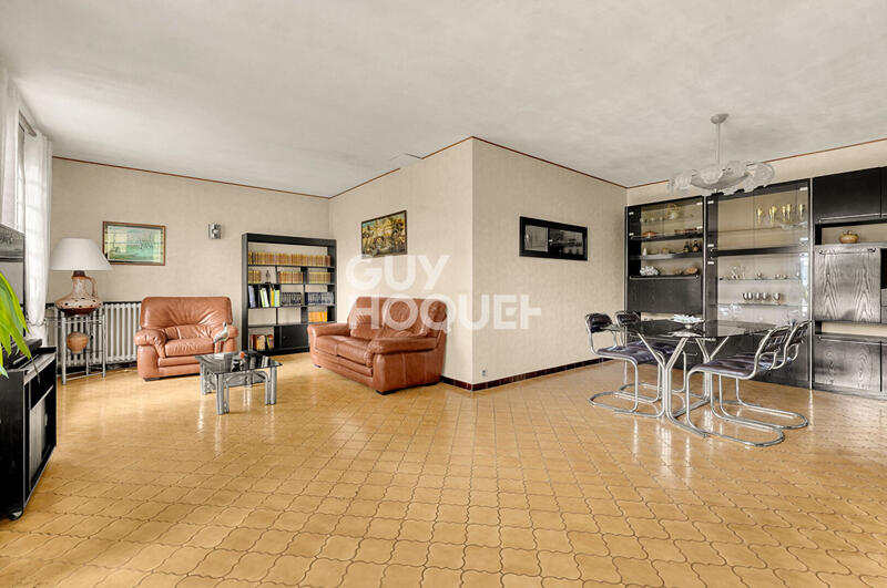 Maison - 172 m² - 8 pièces