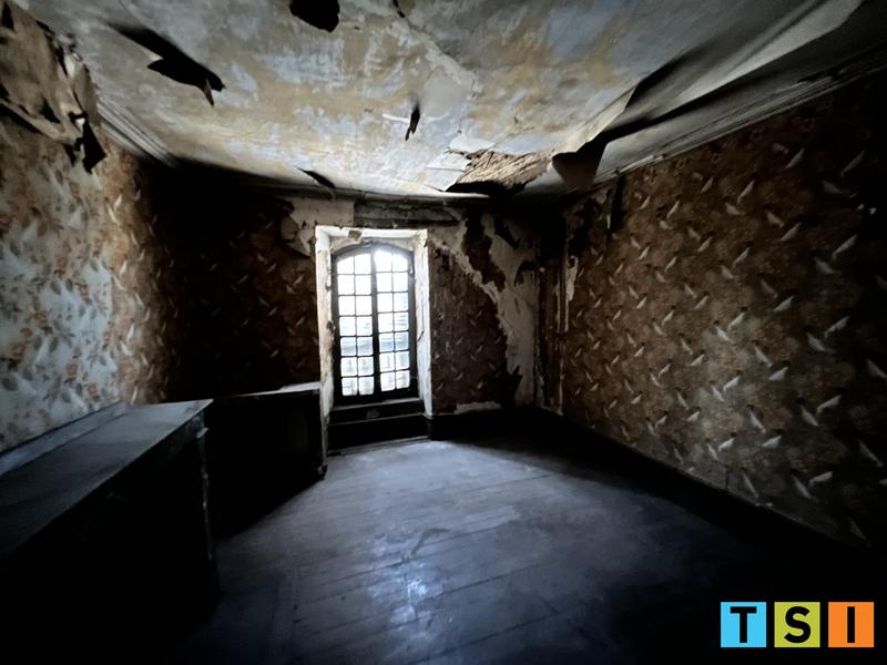 Maison - 610 m² - 12 pièces