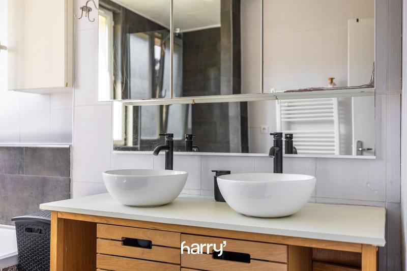 Appartement - 84 m² - 4 pièces