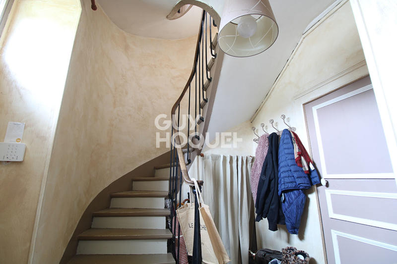 Maison - 271 m² - 7 pièces