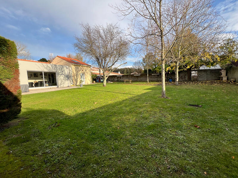 Maison - 198 m² - 8 pièces