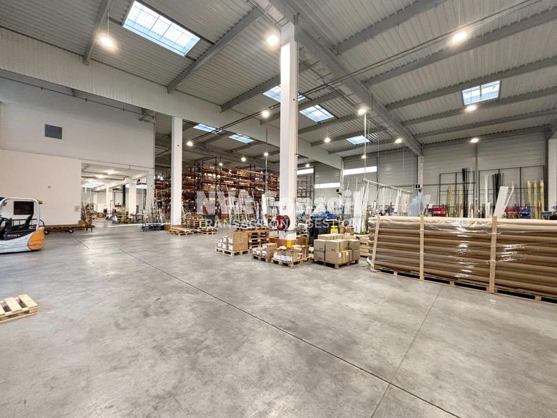 Entrepôt - 2 887 m²