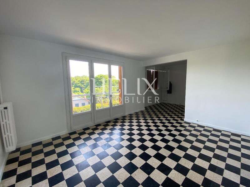 Appartement - 84 m² - 5 pièces