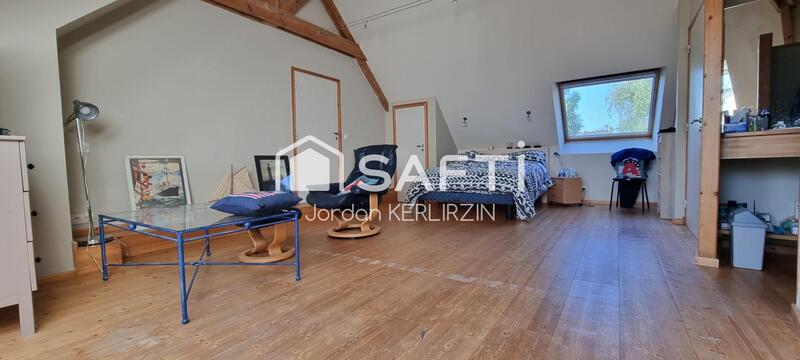 Maison - 237 m² - 8 pièces