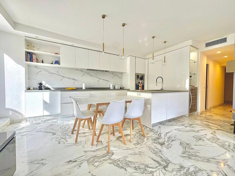 Appartement - 85 m² - 3 pièces