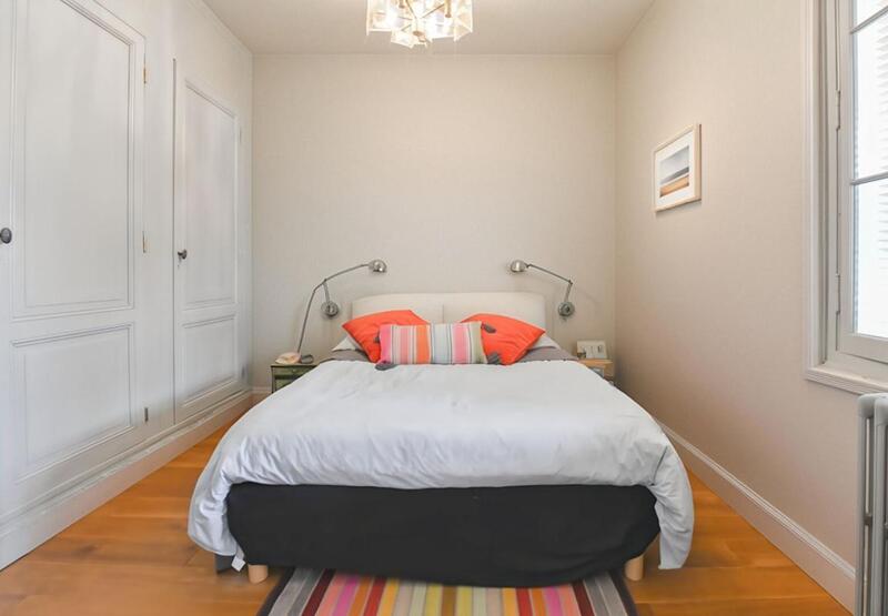 Maison - 245 m² - 8 pièces