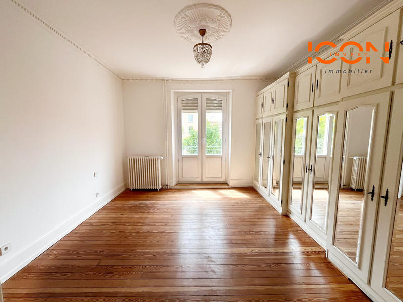 Maison - 217 m² - 8 pièces