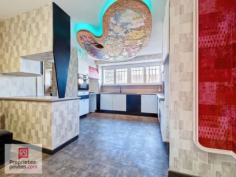 Maison - 253 m² - 10 pièces