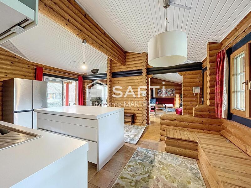 Maison - 220 m² - 7 pièces