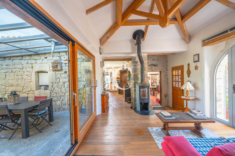 Maison - 163 m² - 8 pièces