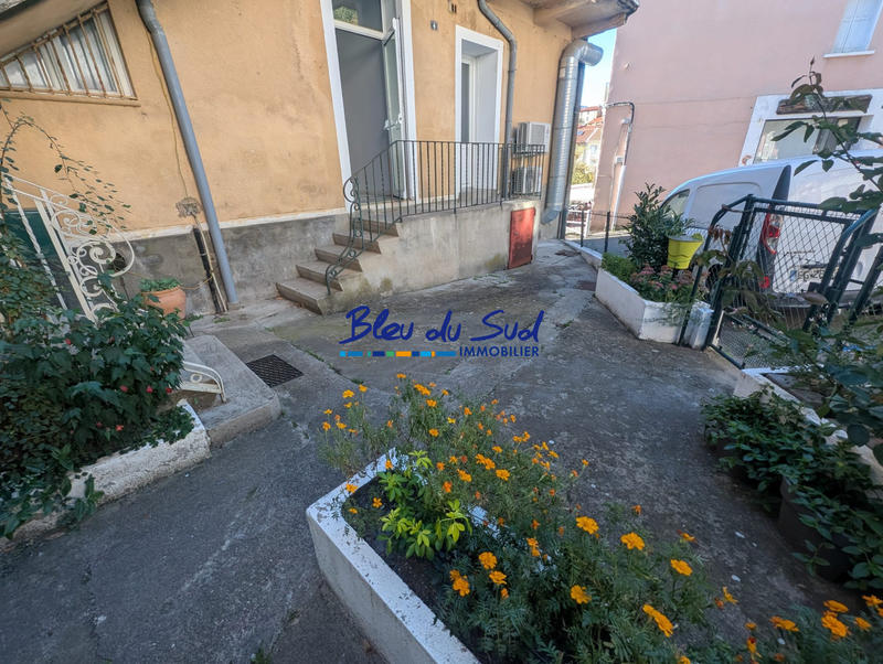 Maison - 222 m² - 3 pièces