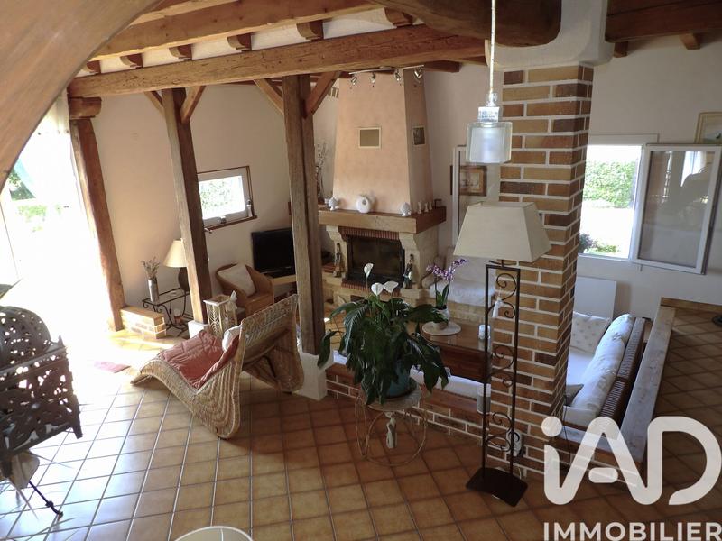 Maison - 202 m² - 8 pièces