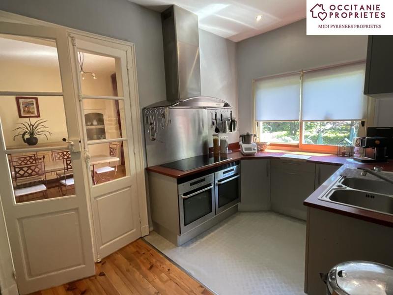 Propriété - 284 m² - 10 pièces