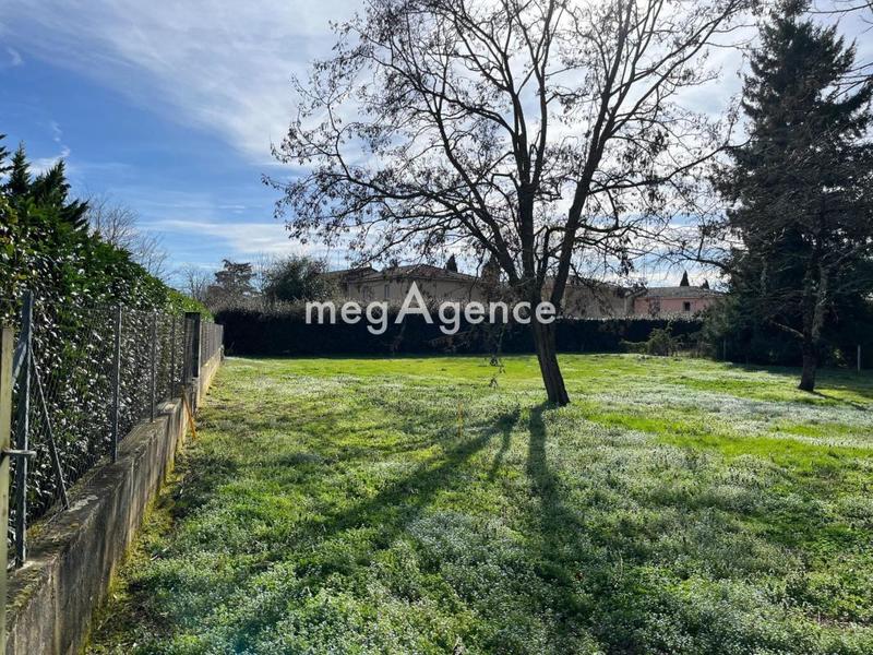 Terrain constructible - 1 060 m²