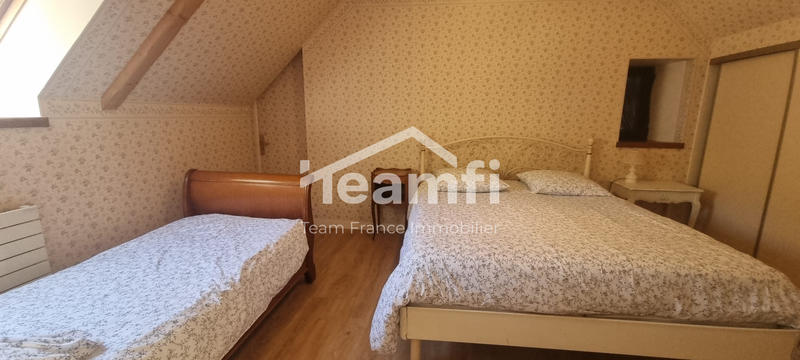 Maison - 230 m² - 8 pièces