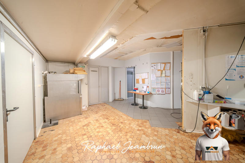 Local commercial - 710 m²