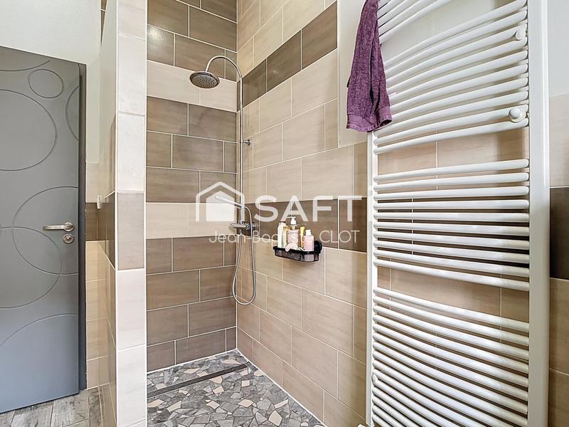 Maison - 270 m² - 7 pièces