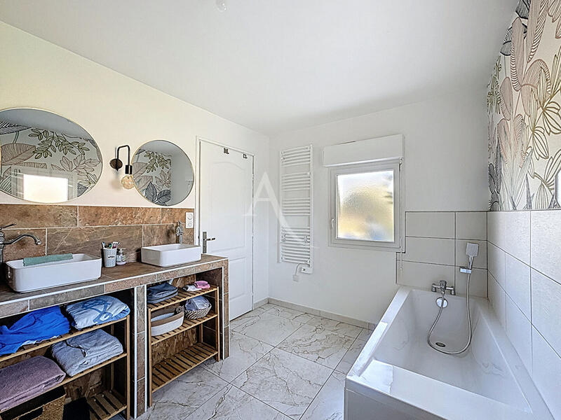 Maison - 141 m² - 5 pièces