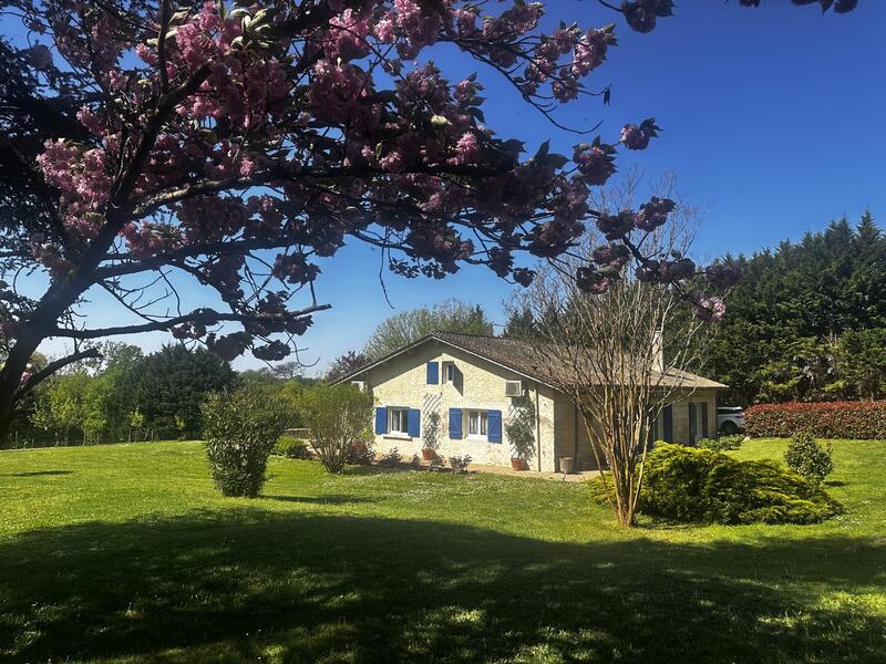 Maison ancienne - 211 m² - 6 pièces