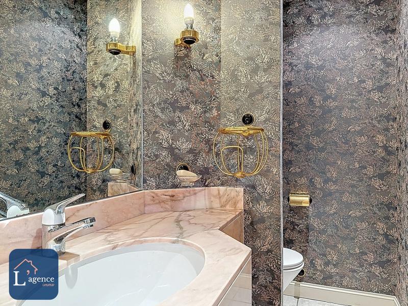 Appartement - 349 m² - 6 pièces