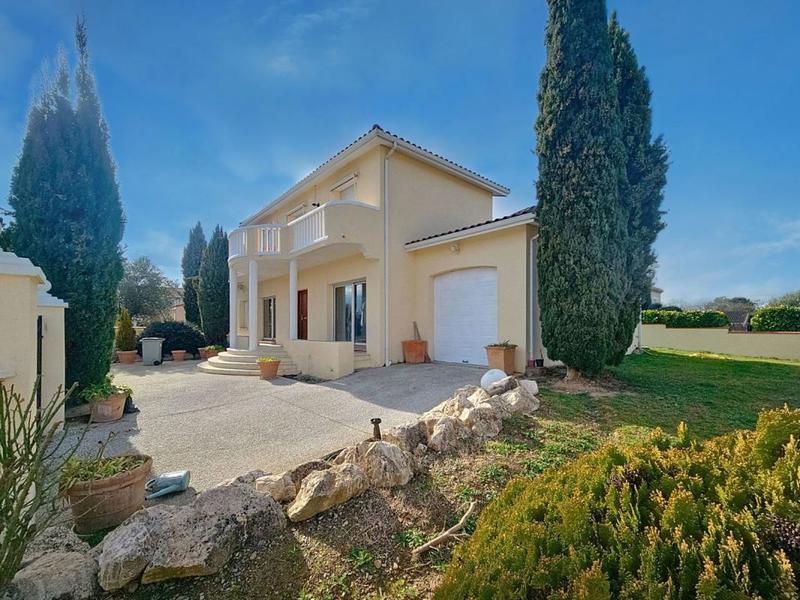 Maison - 160 m² - 5 pièces