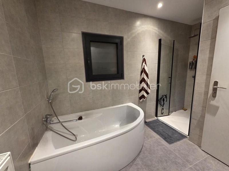 Maison - 146 m² - 4 pièces