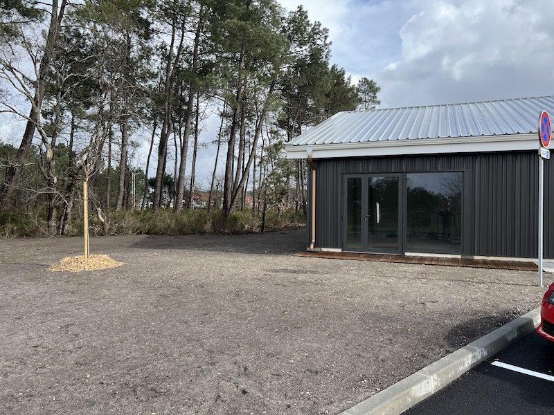 Local commercial - 697 m² - 5 pièces