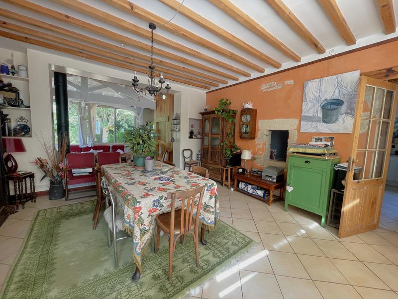 Maison - 278 m² - 10 pièces