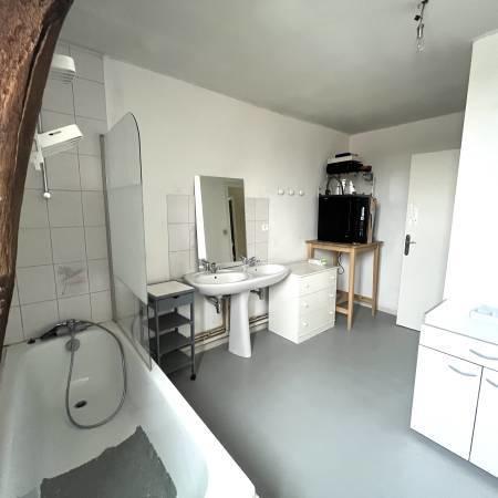 Maison - 218 m² - 10 pièces