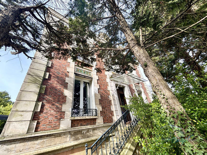 Maison ancienne - 266 m² - 12 pièces