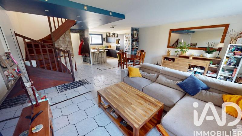 Maison - 95 m² - 5 pièces