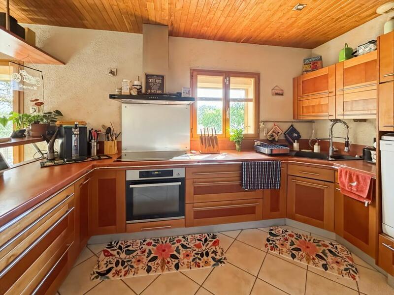 Maison - 140 m² - 5 pièces