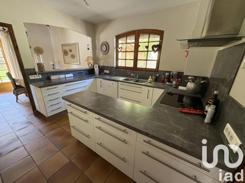 Maison - 173 m² - 9 pièces