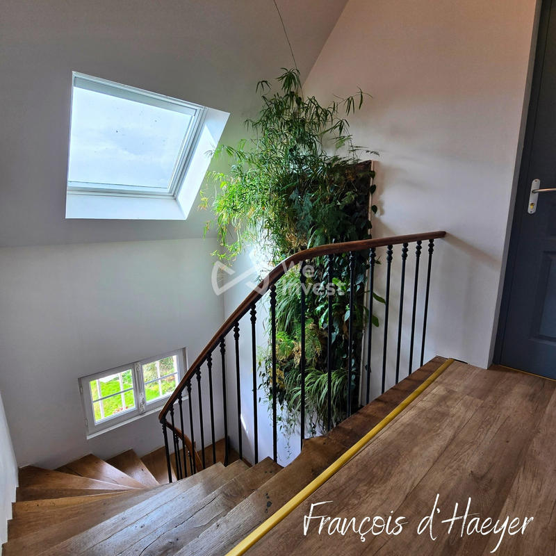 Maison - 310 m² - 9 pièces