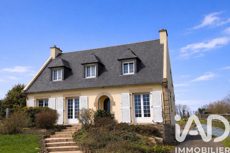 Maison - 163 m² - 8 pièces