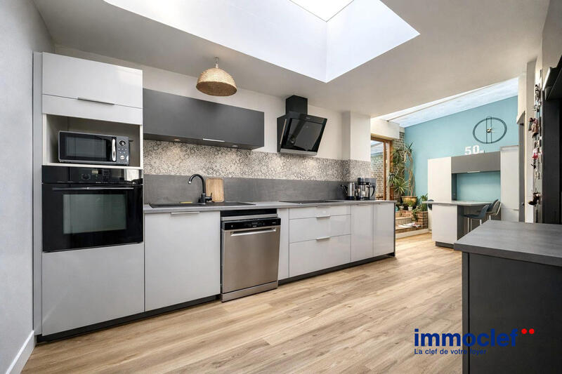 Maison - 146 m² - 7 pièces