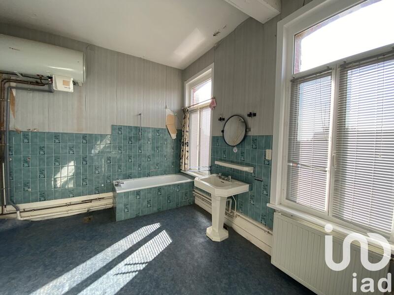 Maison - 180 m² - 7 pièces