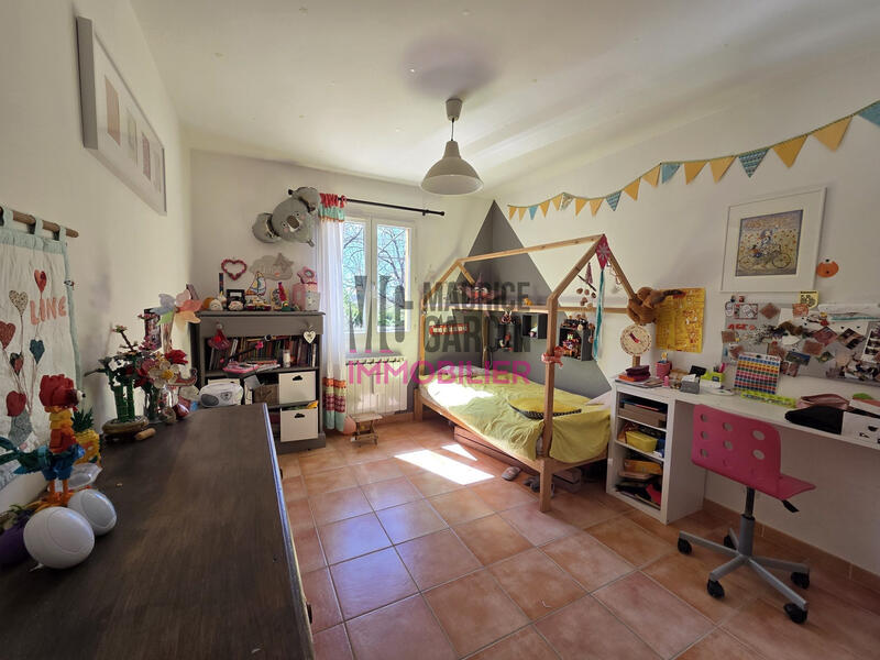 Maison - 231 m² - 7 pièces