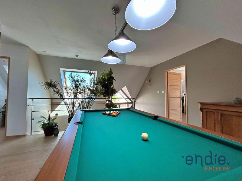 Maison - 251 m² - 8 pièces