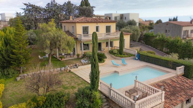 Villa - 171 m² - 6 pièces