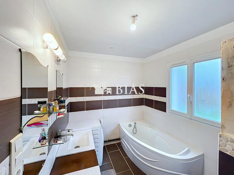 Maison contemporaine - 159 m² - 6 pièces